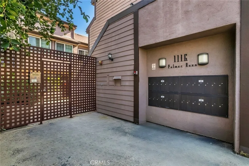 1116 E Palmer Avenue, Glendale, California 91205 home-pic-32
