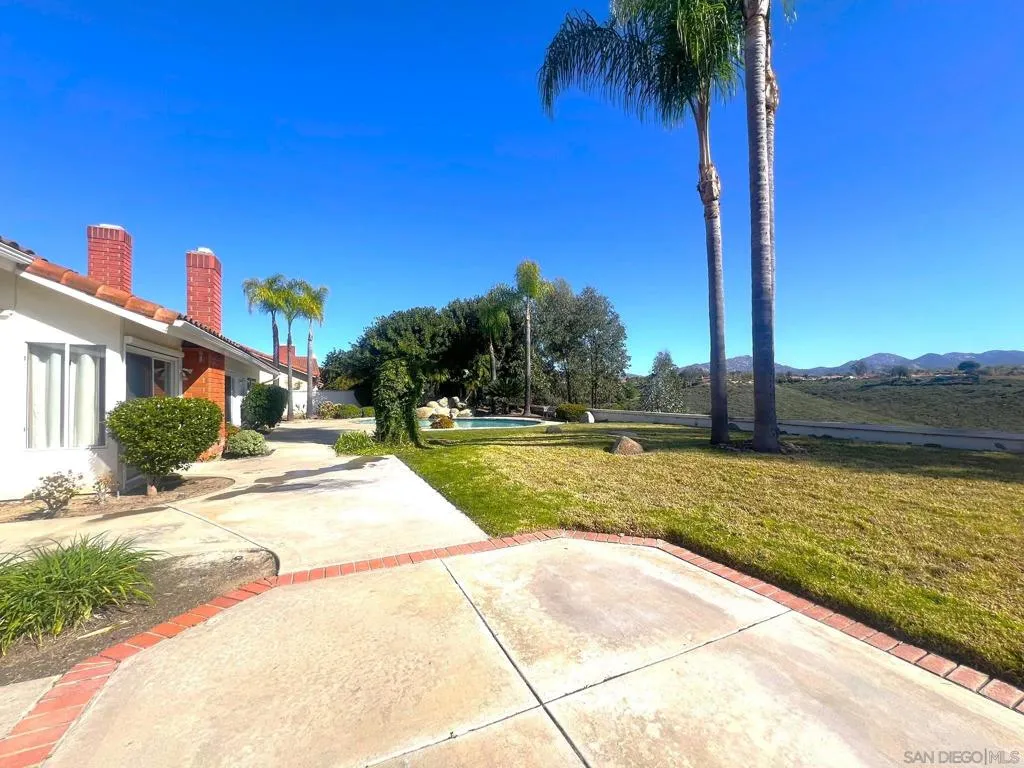 14109 Arbolitos Dr, Poway, California 92064 home-pic-35