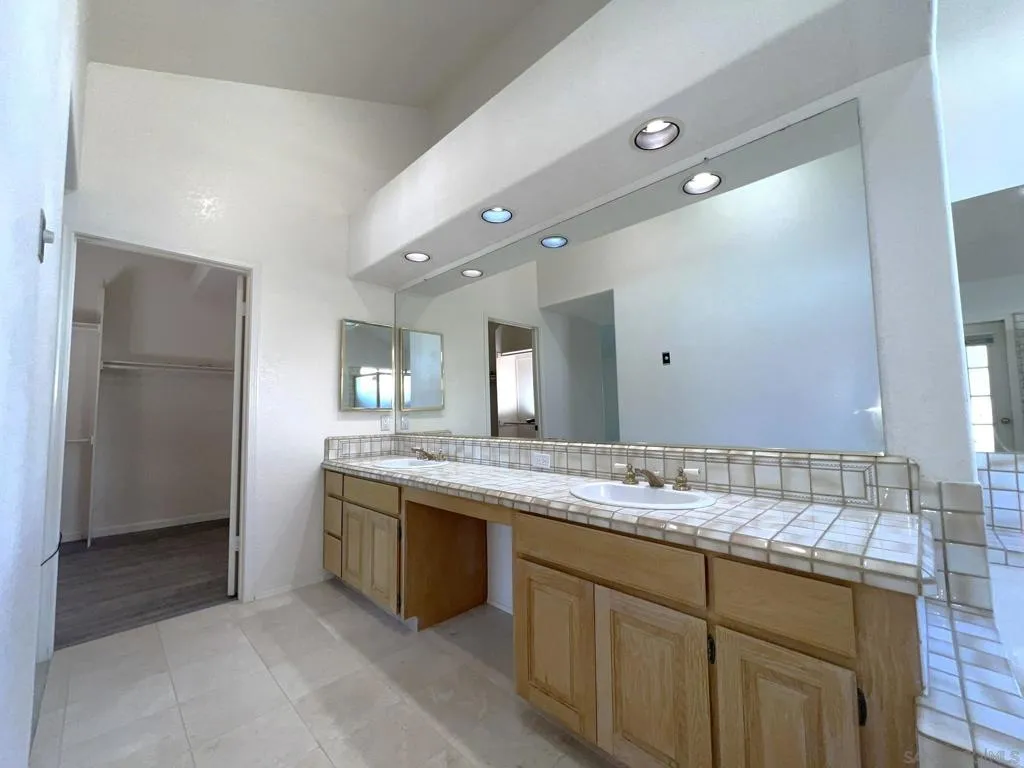 14109 Arbolitos Dr, Poway, California 92064 home-pic-25