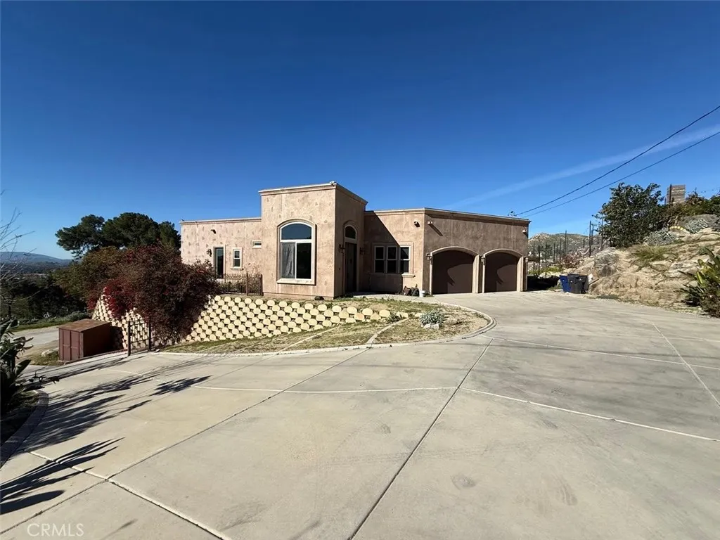 3000 Galaxie Heights, Riverside, California 92507 home-pic-2