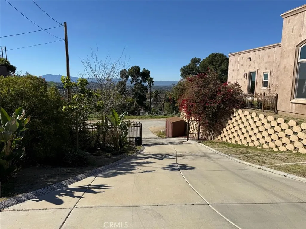 3000 Galaxie Heights, Riverside, California 92507 home-pic-5