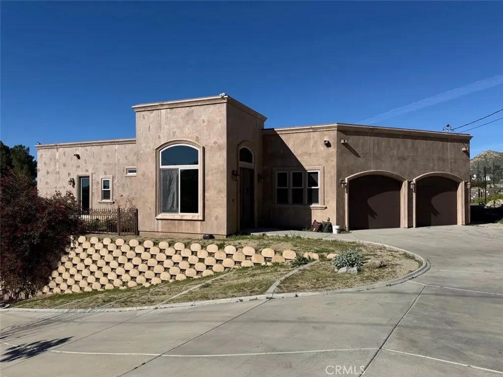 3000 Galaxie Heights, Riverside, California 92507 home-pic-1