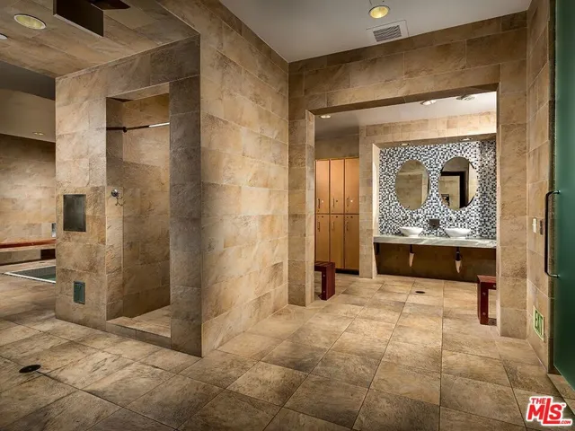 Indoor Spa with Lockers and Sh