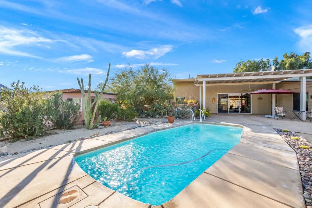 22950 Henry Road, Desert Hot Springs, California 92241 home-pic-26