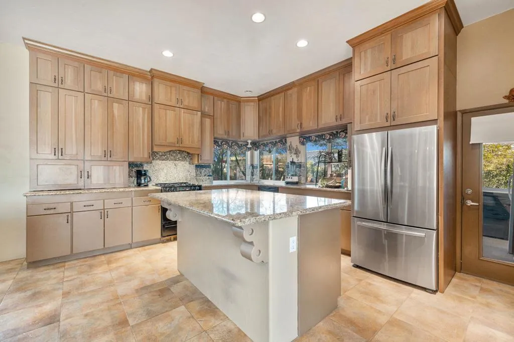 22950 Henry Road, Desert Hot Springs, California 92241 home-pic-13