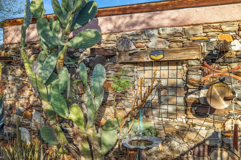 22950 Henry Road, Desert Hot Springs, California 92241 home-pic-51
