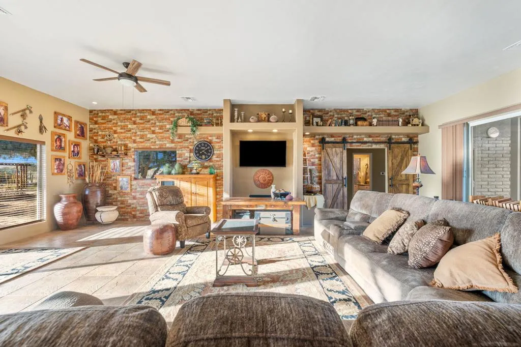 22950 Henry Road, Desert Hot Springs, California 92241 home-pic-3