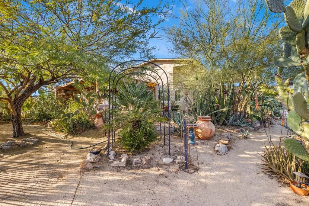 22950 Henry Road, Desert Hot Springs, California 92241 home-pic-36