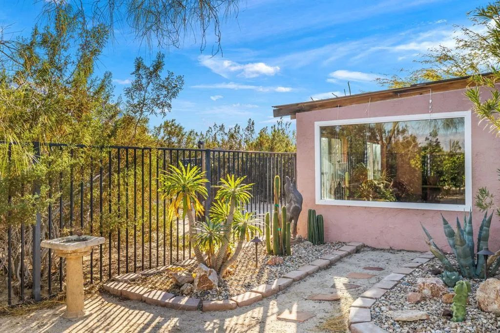22950 Henry Road, Desert Hot Springs, California 92241 home-pic-35