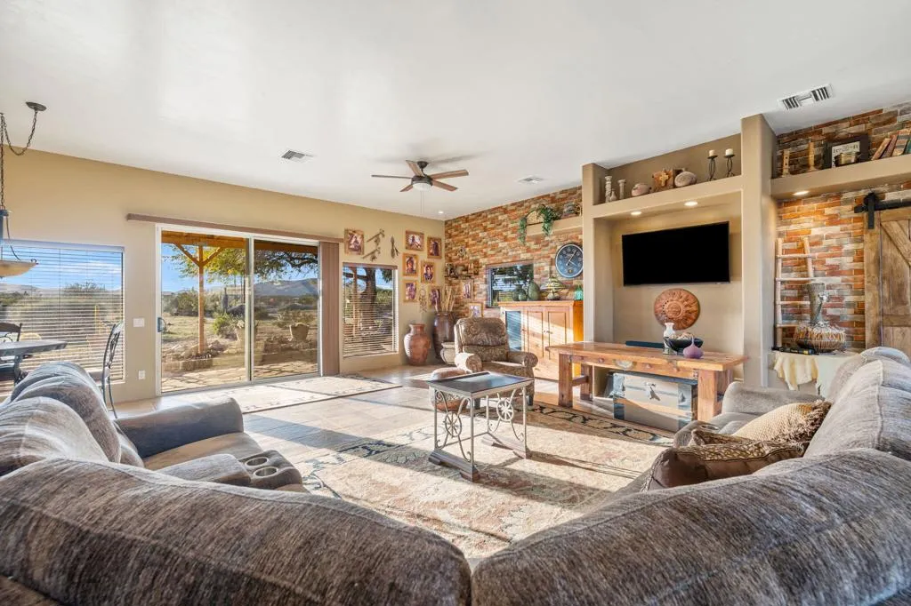 22950 Henry Road, Desert Hot Springs, California 92241 home-pic-7