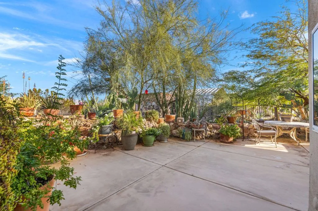 22950 Henry Road, Desert Hot Springs, California 92241 home-pic-32