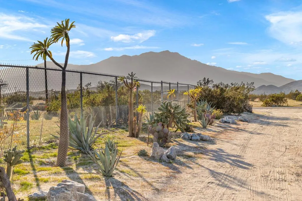 22950 Henry Road, Desert Hot Springs, California 92241 home-pic-56
