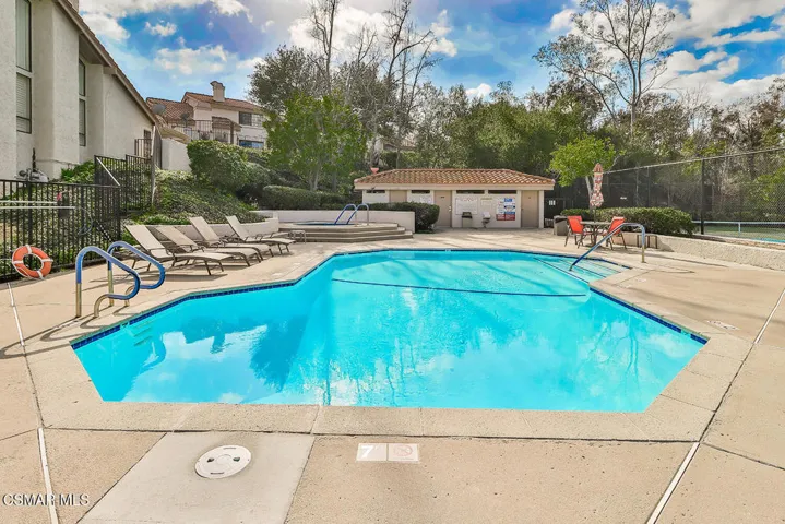 kCommunity Pool and Pickleball1