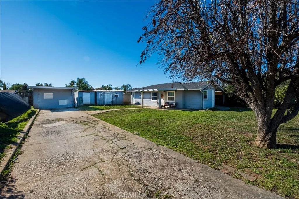 323 Rogers, Calimesa, California 92320 home-pic-3