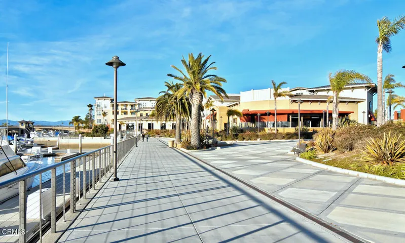 Nearby Seabridge shopping