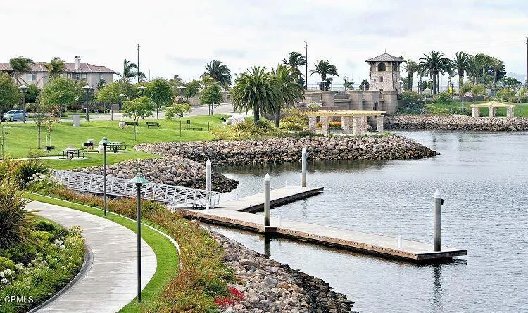 Nearby Seabridge shopping