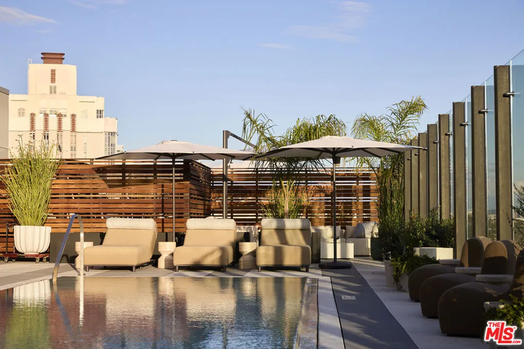 8420 W Sunset Boulevard 505, West Hollywood, California 90069 home-pic-18