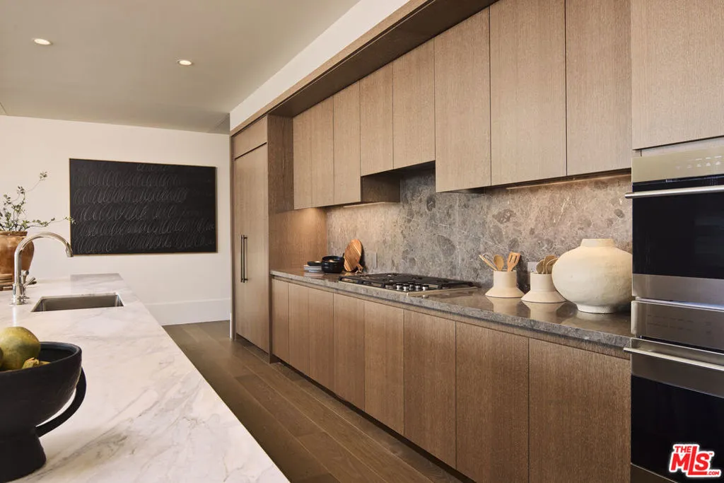 8420 W Sunset Boulevard 505, West Hollywood, California 90069 home-pic-3