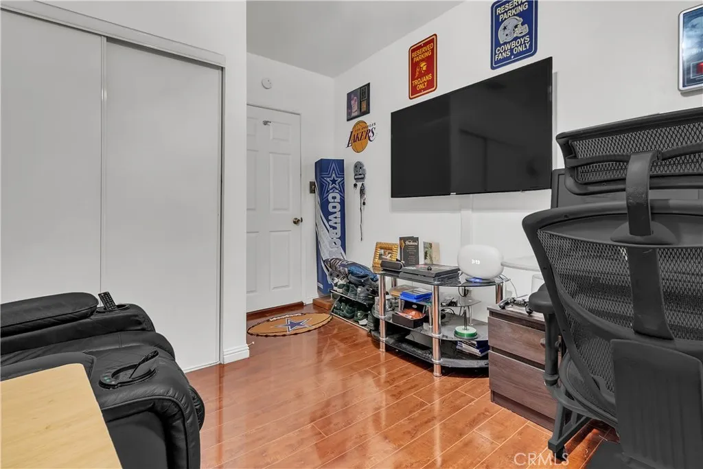 1243 W 122nd, Los Angeles, California 90044 home-pic-32