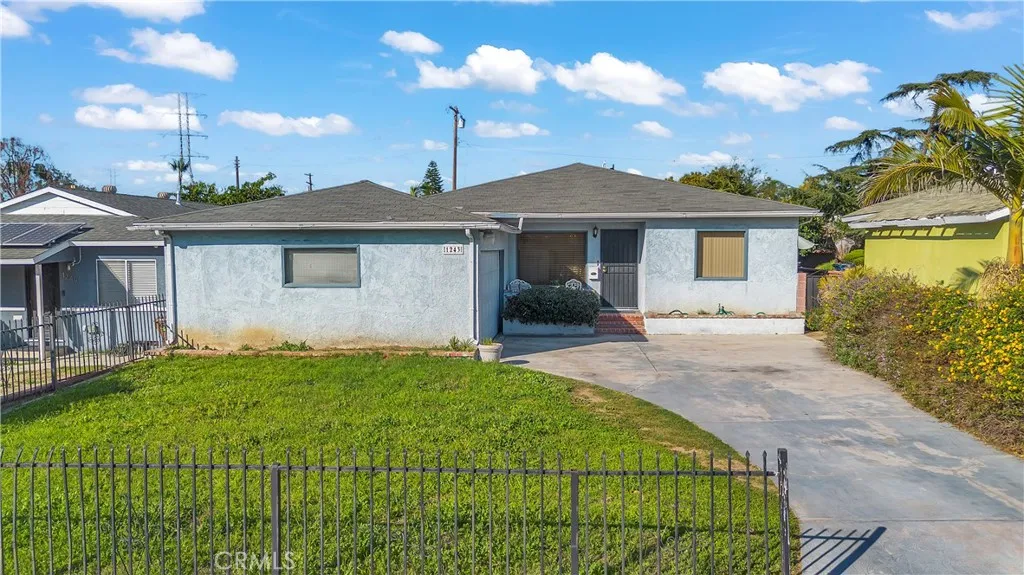 1243 W 122nd, Los Angeles, California 90044 home-pic-1