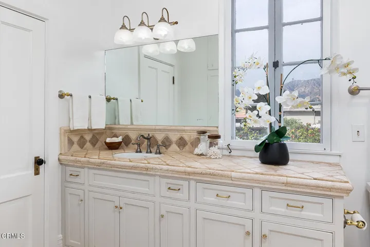 261 S Allen Ave 029-mls