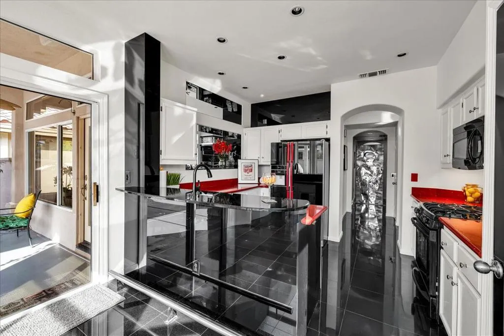 78883 Waterford Lane, Palm Desert, California 92211 home-pic-11