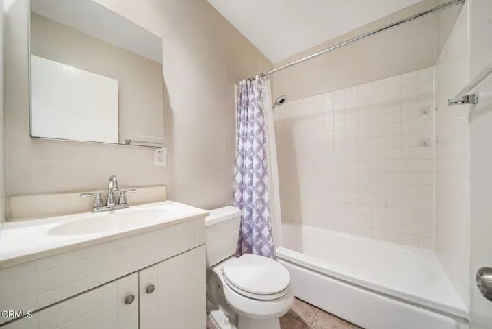 761 E Orange Grove Bathroom