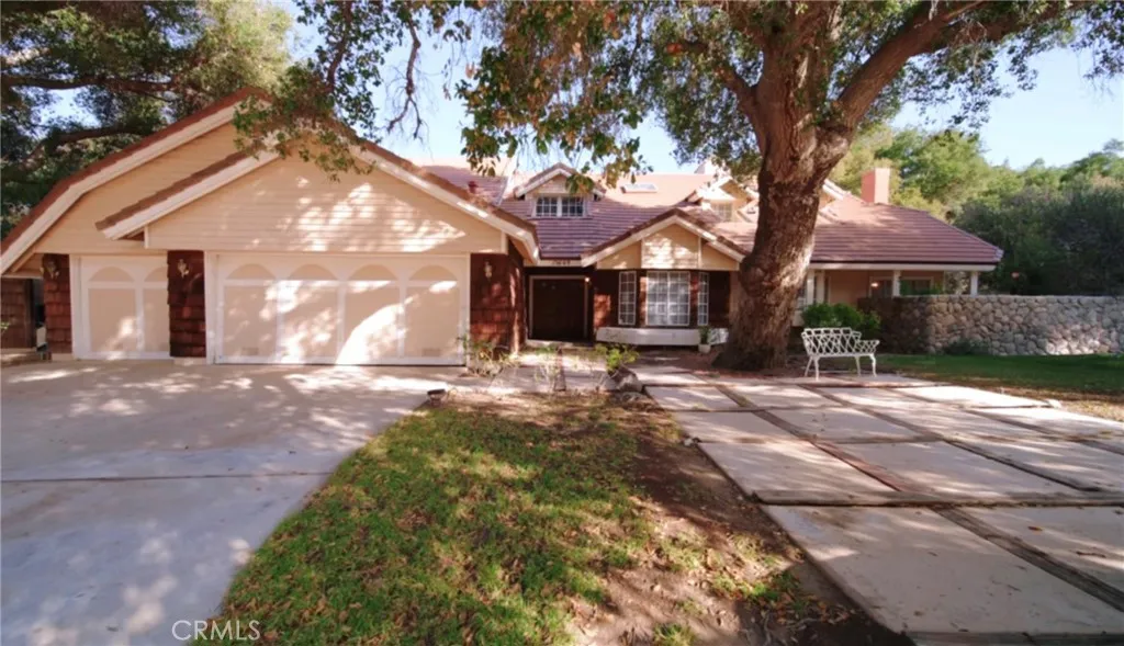 15669 Live Oak Springs Canyon, Canyon Country, California 91387 home-pic-2