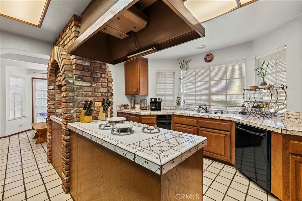 15669 Live Oak Springs Canyon, Canyon Country, California 91387 home-pic-28