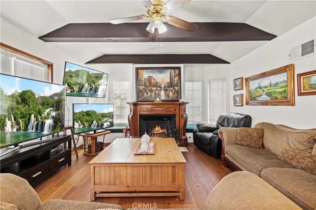 15669 Live Oak Springs Canyon, Canyon Country, California 91387 home-pic-34
