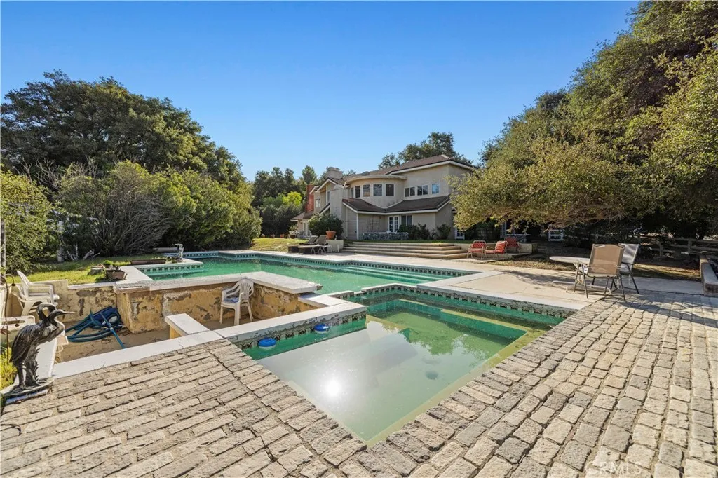 15669 Live Oak Springs Canyon, Canyon Country, California 91387 home-pic-3