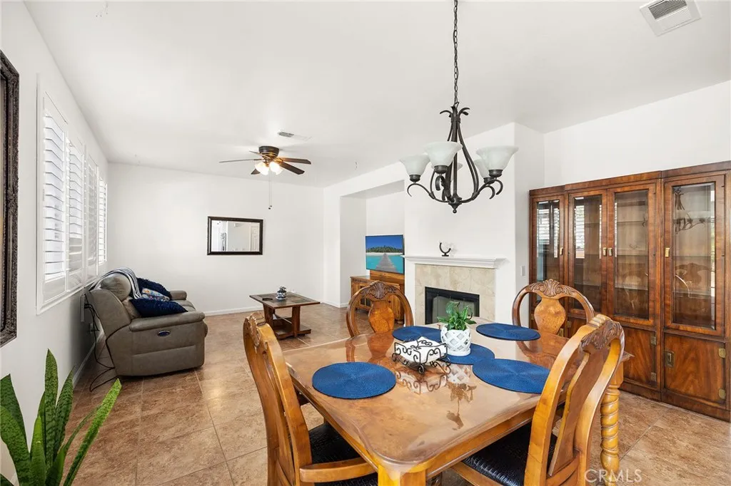 1427 Marble Canyon Way, Chula Vista, California 91915 home-pic-14