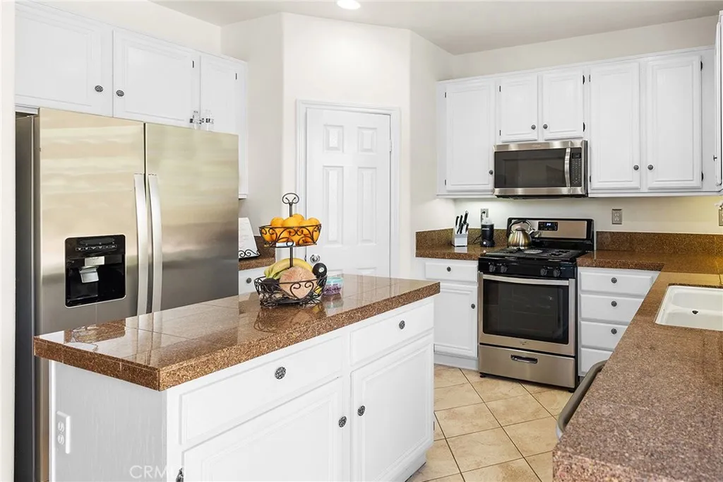 1427 Marble Canyon Way, Chula Vista, California 91915 home-pic-11