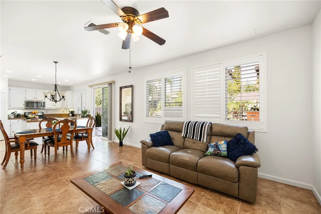 1427 Marble Canyon Way, Chula Vista, California 91915 home-pic-19