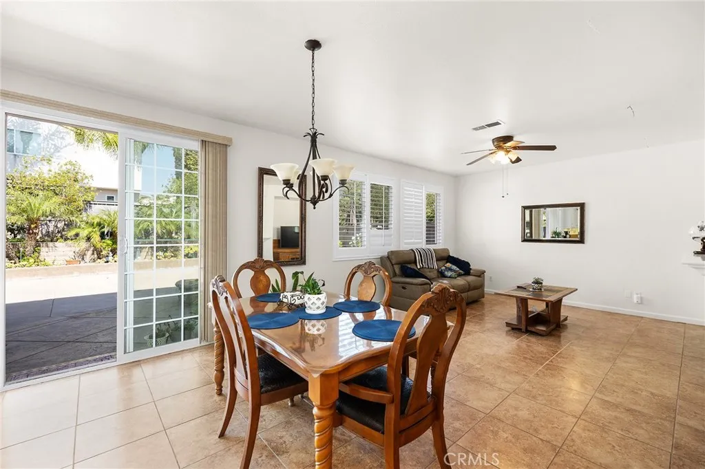 1427 Marble Canyon Way, Chula Vista, California 91915 home-pic-16