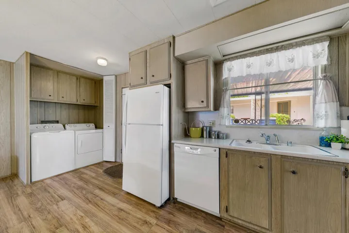 18 KITCHEN MLS