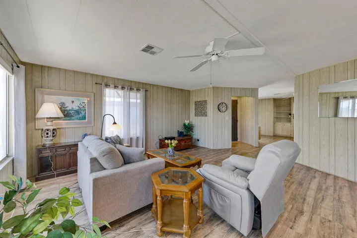 10 LIVING MLS