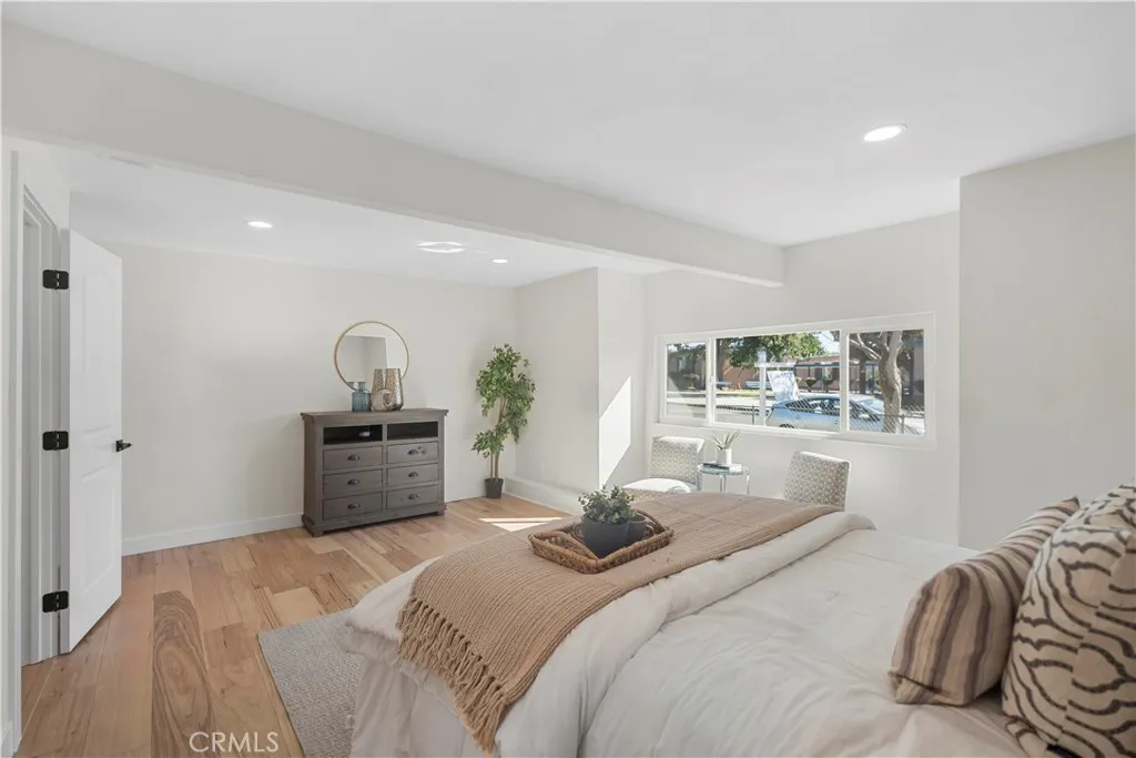 14519 Dyer, Sylmar, California 91342 home-pic-3