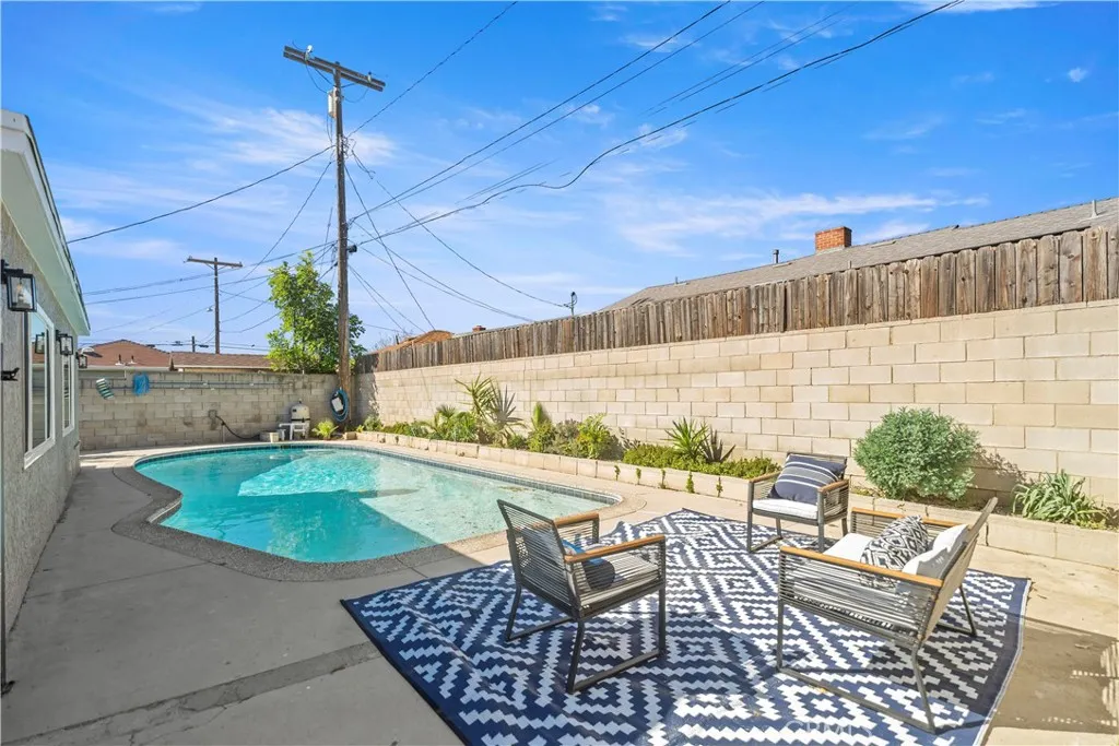 14519 Dyer, Sylmar, California 91342 home-pic-23