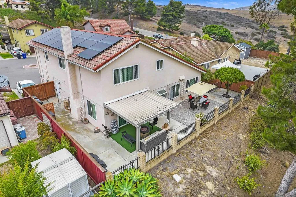 690 False Point Ct, Chula Vista, California 91911 home-pic-4