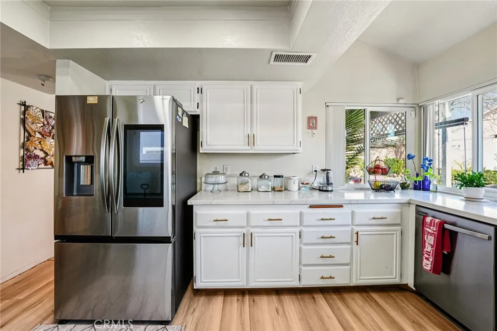 13210 Mohican, Moreno Valley, California 92555 home-pic-12