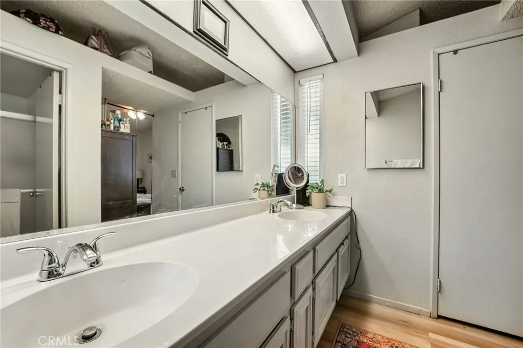 13210 Mohican, Moreno Valley, California 92555 home-pic-17