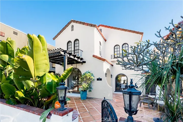 34 Ximeno Avenue, Long Beach, California 90803