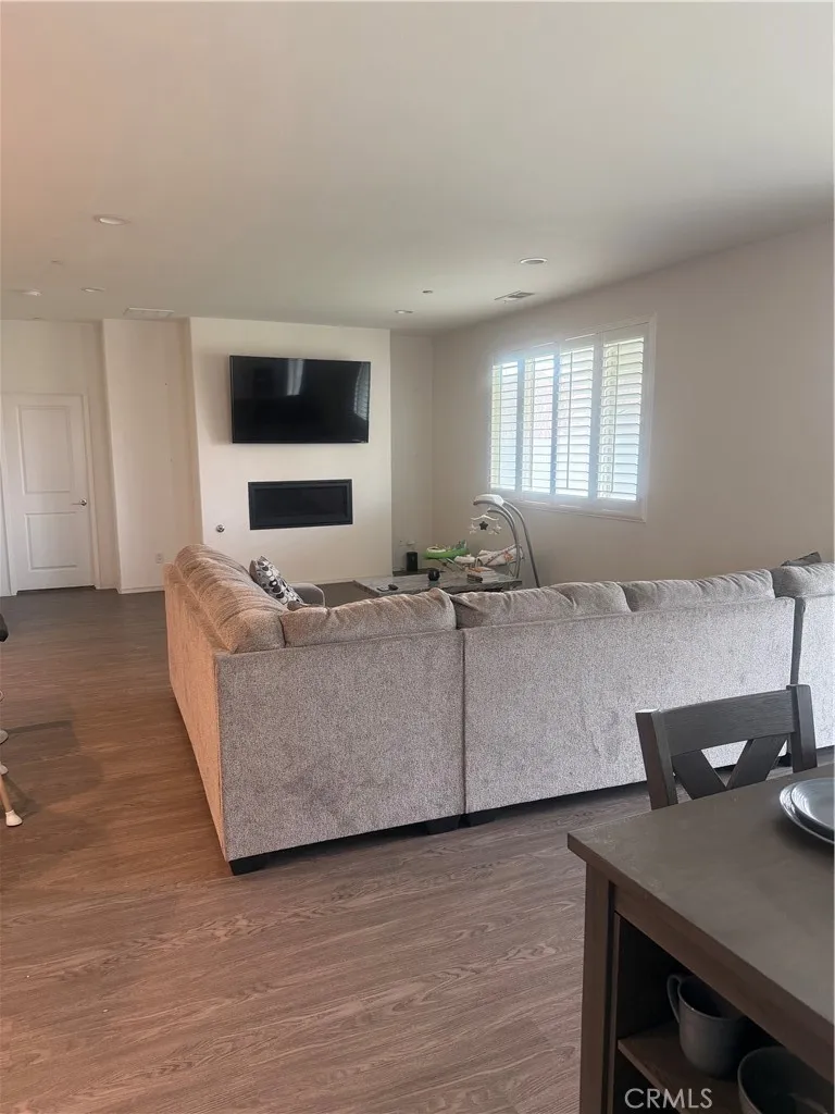 45731 Chama, Lancaster, California 93535 home-pic-4