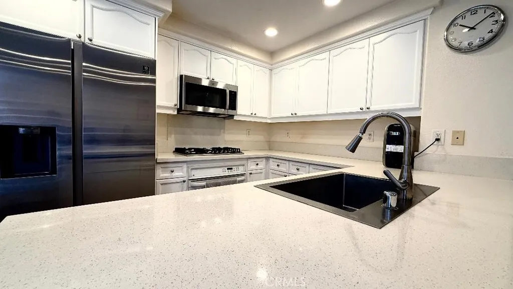 9 Bonsall, Irvine, California 92602 home-pic-16