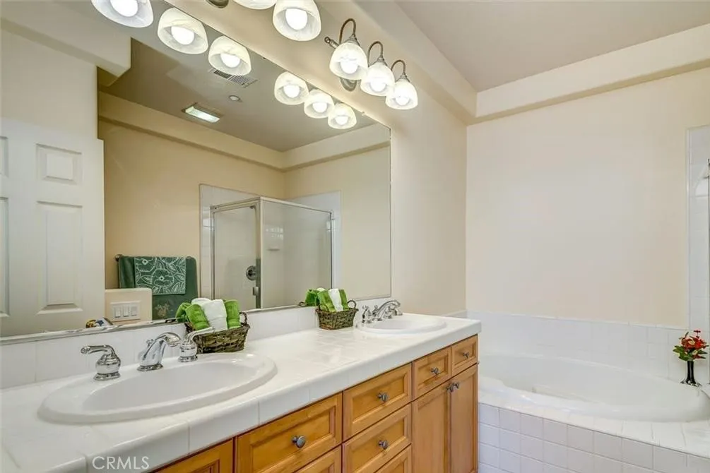 9 Bonsall, Irvine, California 92602 home-pic-8