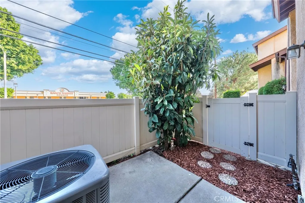 1231 S Golden West Avenue 3, Arcadia, California 91007 home-pic-19