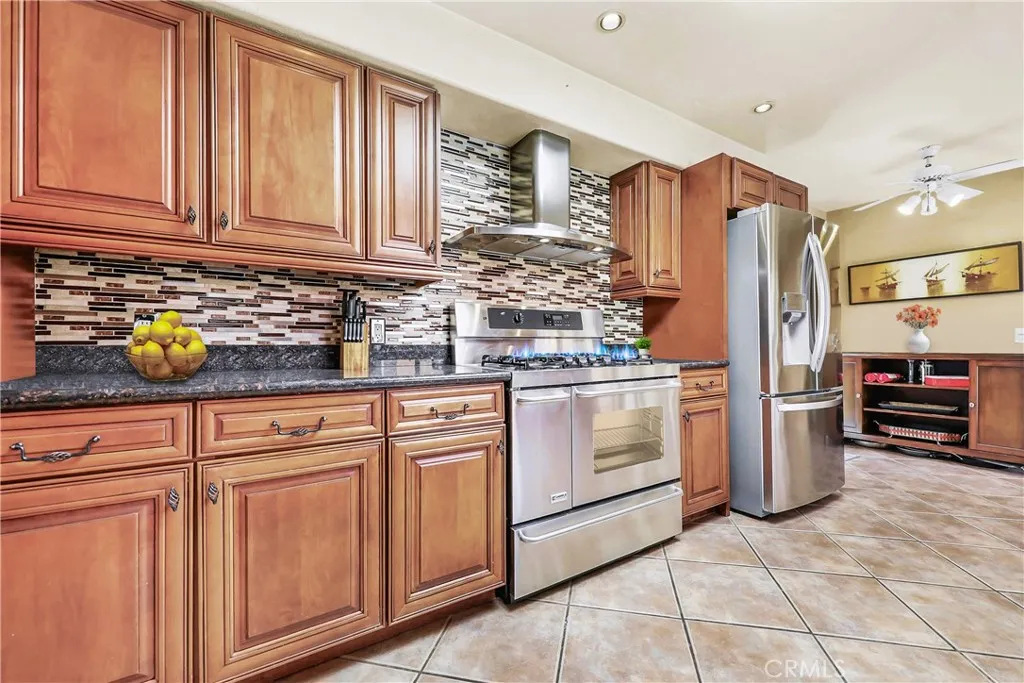 Newer refrigerator and dishwasher.   Gas cooktop.