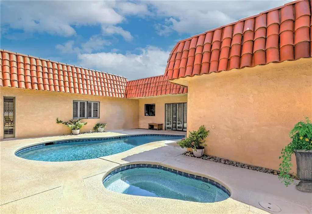 Heated pool and spa. Maintenance Included: Owner covers gardener and pool maintenance.
Renter covers utilities.