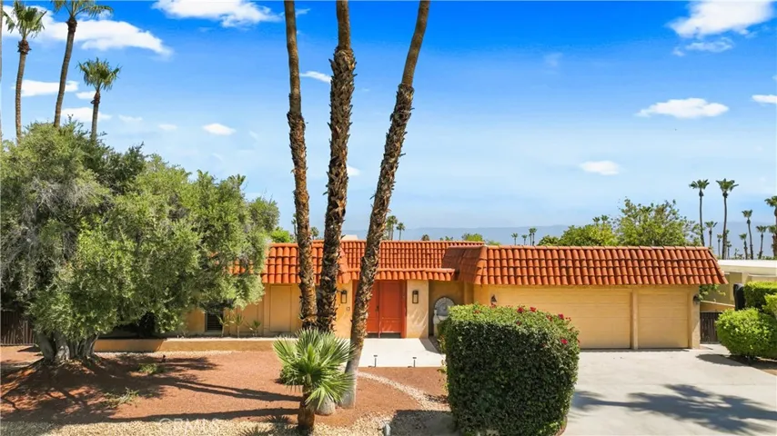 4 Bed with Private Patios, Pool & Spa, Fully Furnished. (Negotiable on some furniture removal.) Maintenance Included: Owner covers gardener and pool maintenance.72816 Mesa View Dr, Palm Desert